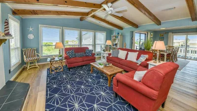 Captain Jack's – Living Room