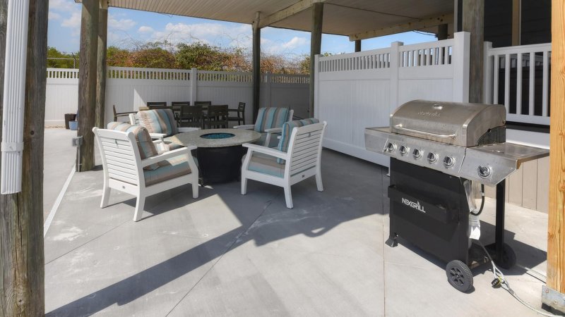 Captain Jack's – Grill Area