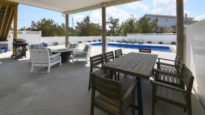 Captain Jack's – Covered Patio