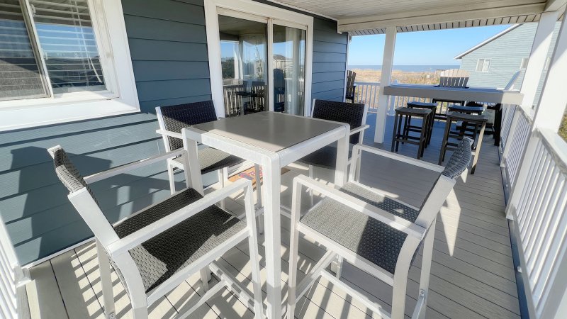 Captain Jack's – Covered Deck