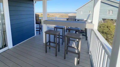 Captain Jack's – Covered Deck