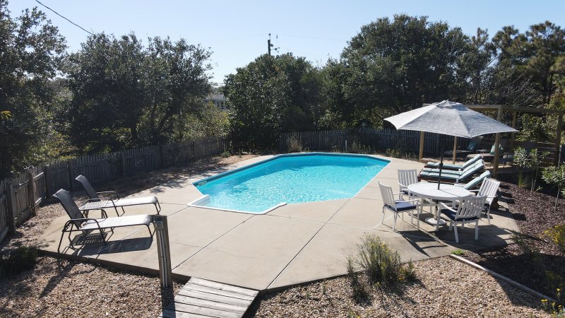 Double Vision – Pool