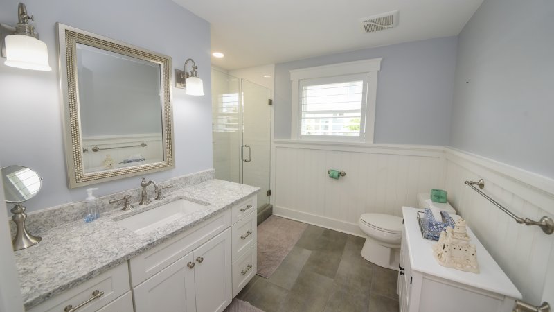 Moon Glow – Common Bath