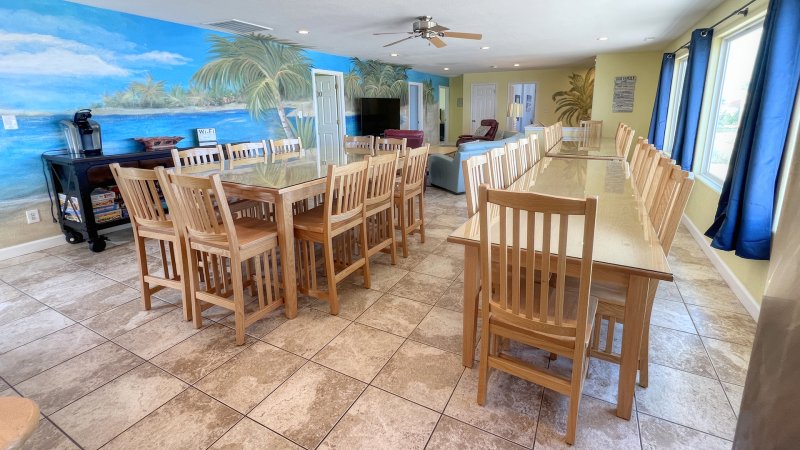 Forever Family – Dining