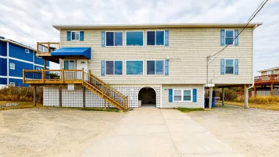 Forever Family – Exterior