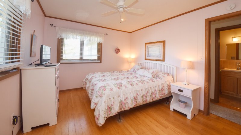 Blue Sky – Bedroom 1