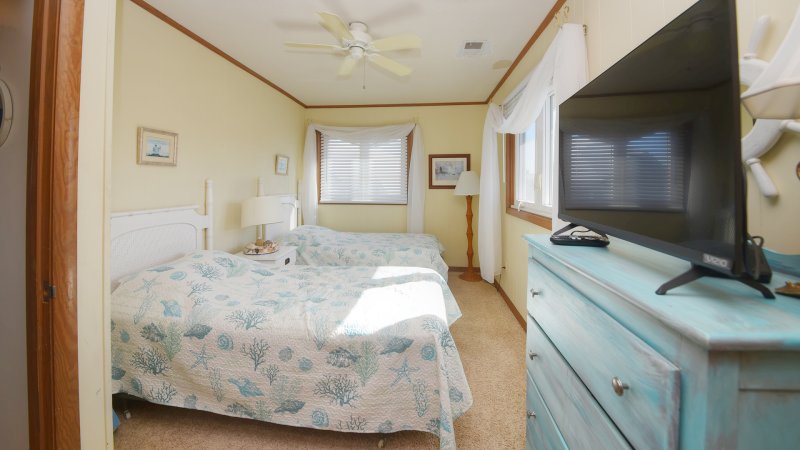 Blue Sky – Bedroom 3