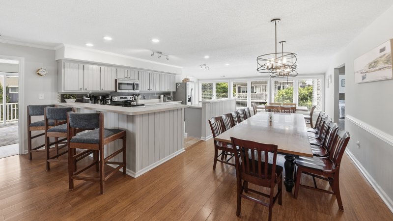 Dolphin View – Dining