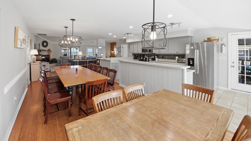 Dolphin View – Dining