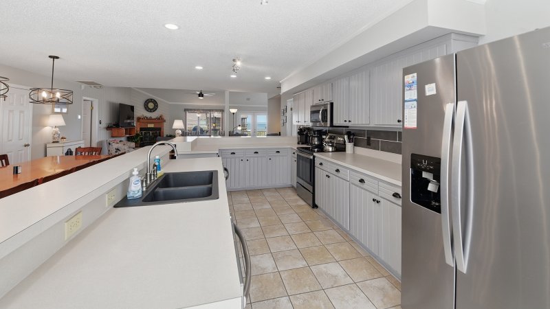 Dolphin View – Kitchen