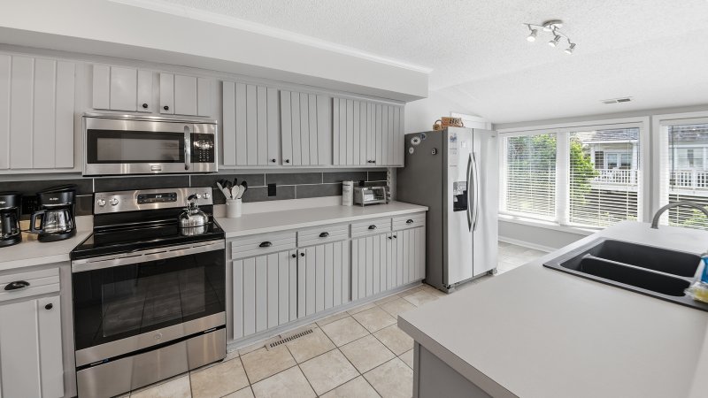 Dolphin View – Kitchen