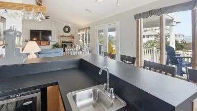 Dolphin View – Bar
