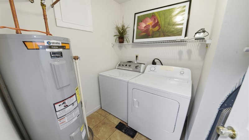 Dolphin View – Laundry Room