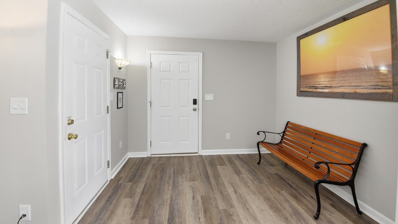 Dolphin View – Foyer