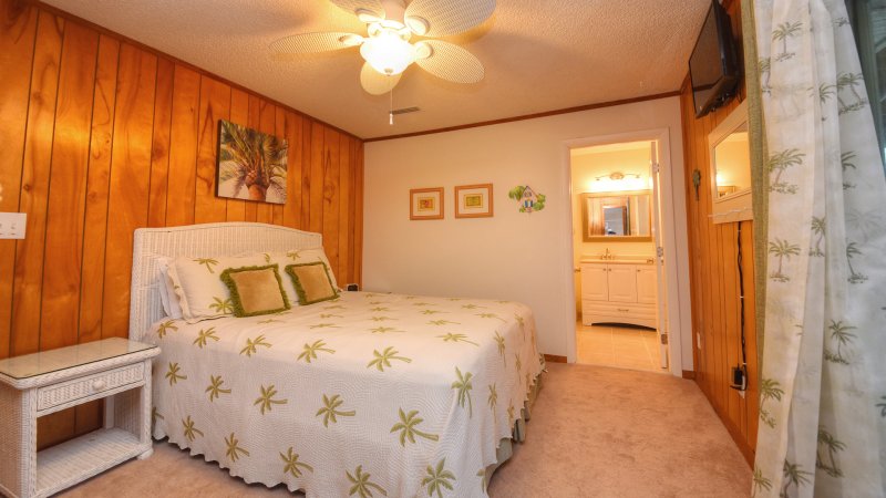 The Shining Isle – Bedroom 3