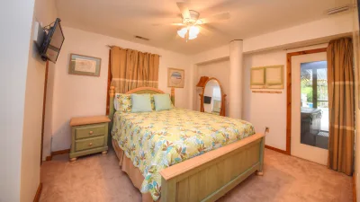 The Shining Isle – Bedroom 6