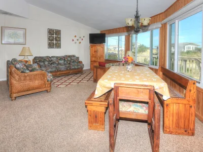 Stardust – Dining Room