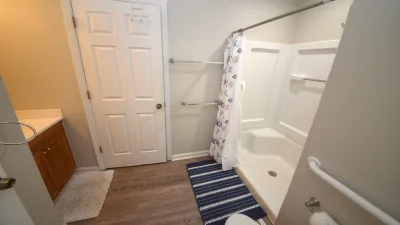 Double Dolphin – Common Bath for BR4 and BR5