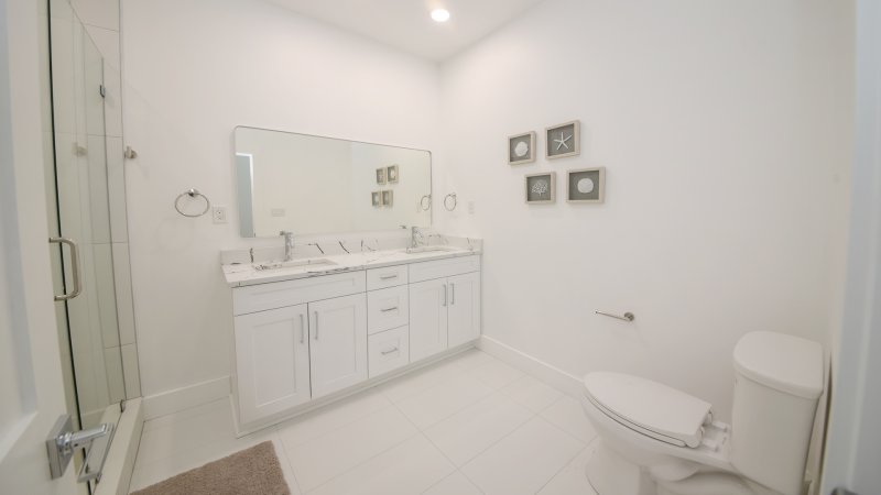 Sand Torini – Private Bath for BR6