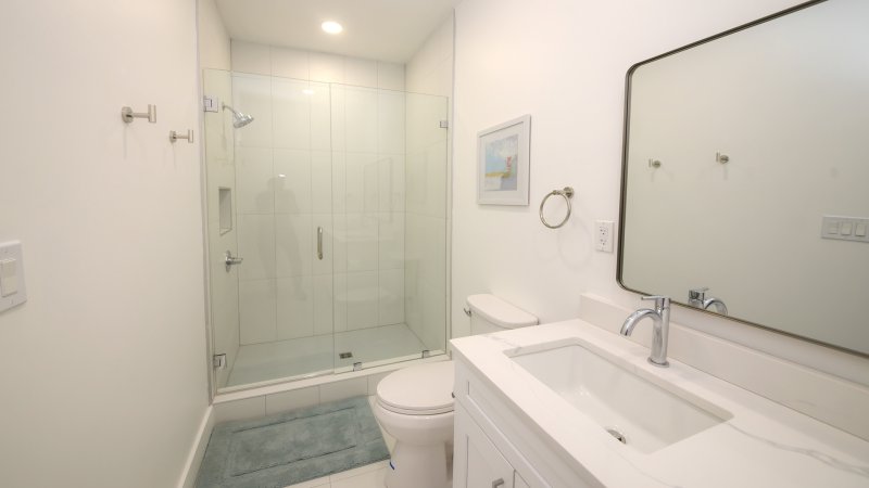 Sand Torini – Private Bath for BR7