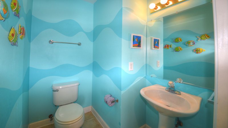 Sea Breezes – Common Bath for 2nd Floor
