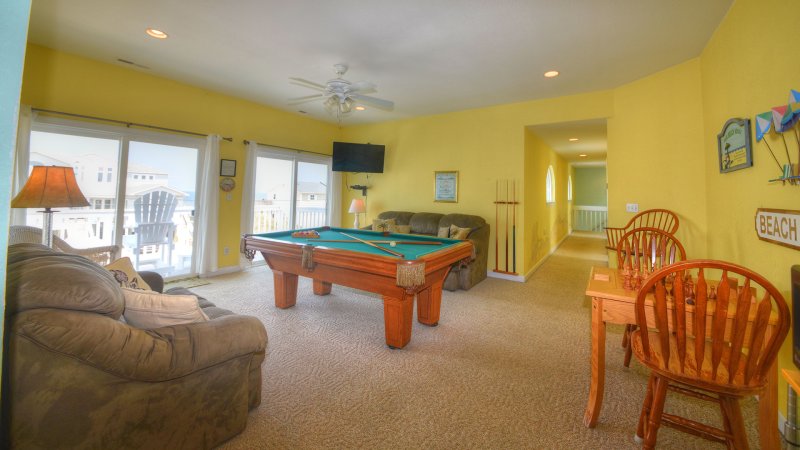 Sea Breezes – Rec Room