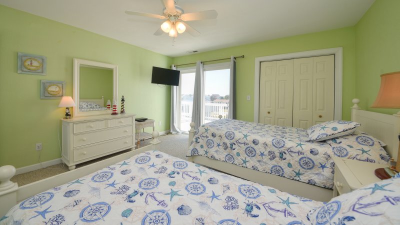 Sea Breezes – Bedroom 3