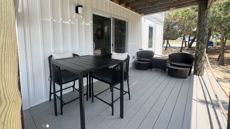 Glave – Covered Deck