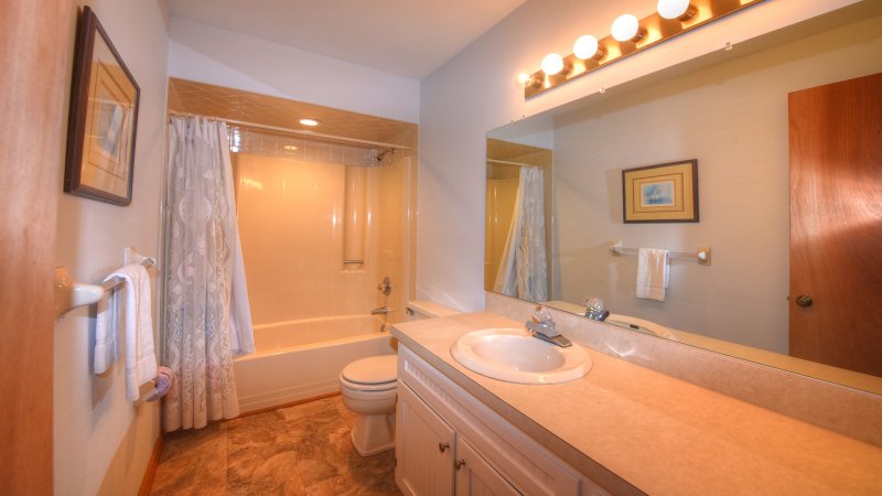 Sea View – Common Bath for 1st Floor
