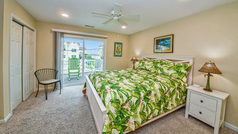 Hang Ten – Bedroom 5