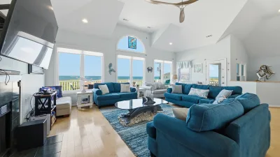 MerMajesty – Living Room