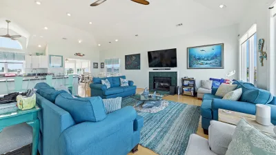 MerMajesty – Living Room
