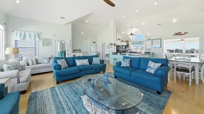 MerMajesty – Living Room