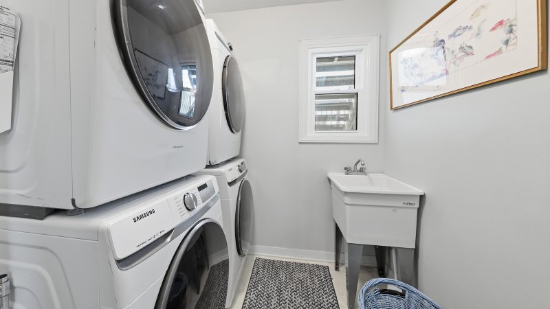 MerMajesty – Laundry Room
