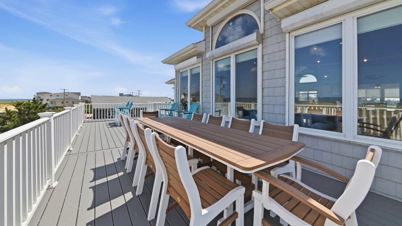 MerMajesty – 3rd Floor Deck