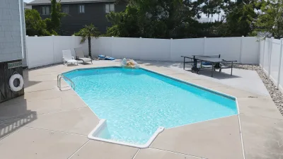 MerMajesty – Pool