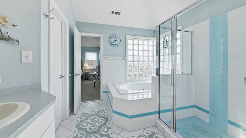 MerMajesty – Private Bath for BR1