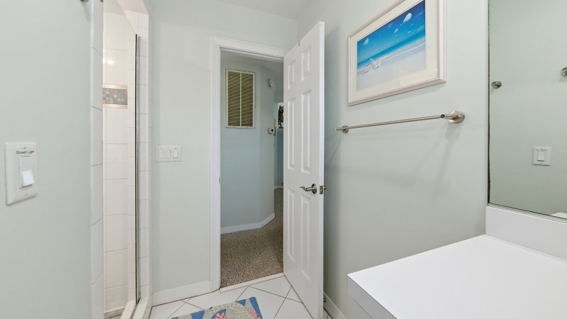 MerMajesty – Common Bath for 2nd Floor