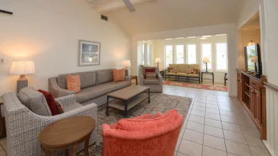 Quisenberry – Living Room