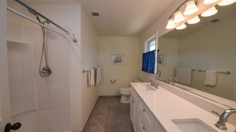Quisenberry – Private Bath for BR1