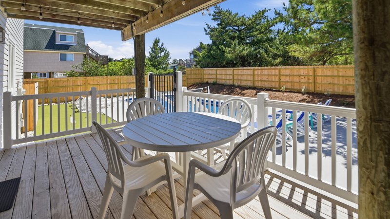Sand Ease – Covered Deck