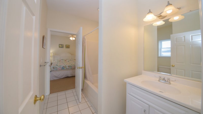 Stairway To Heaven – Common Bath for 2nd Floor