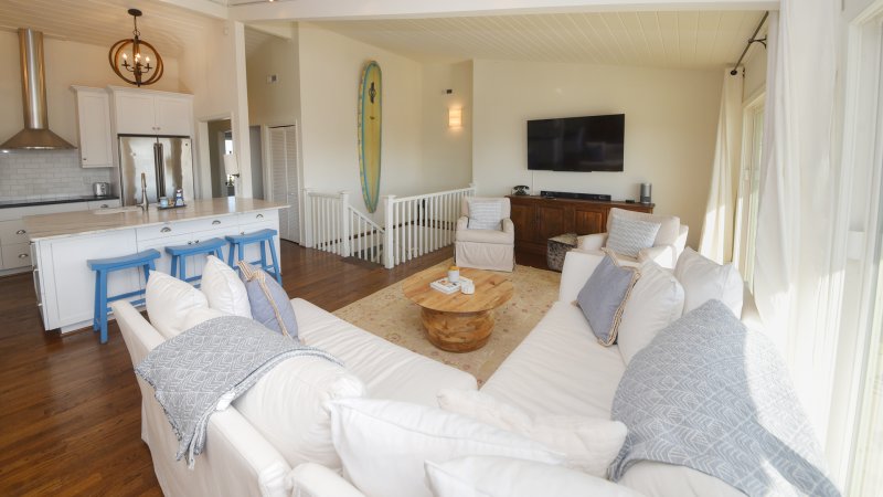 Shore Break – Living Room