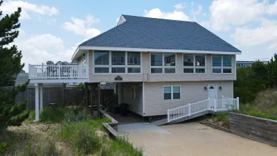 Family Tides – Exterior