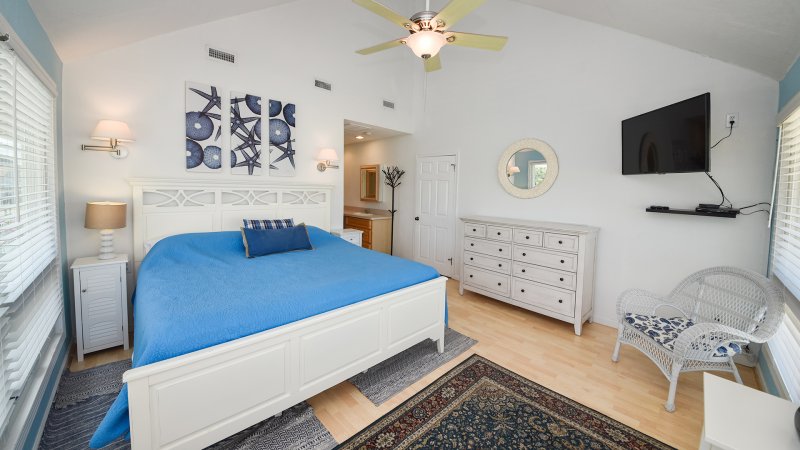 Family Tides – Bedroom 1
