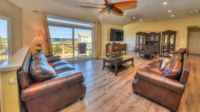 Majestic – Living Room