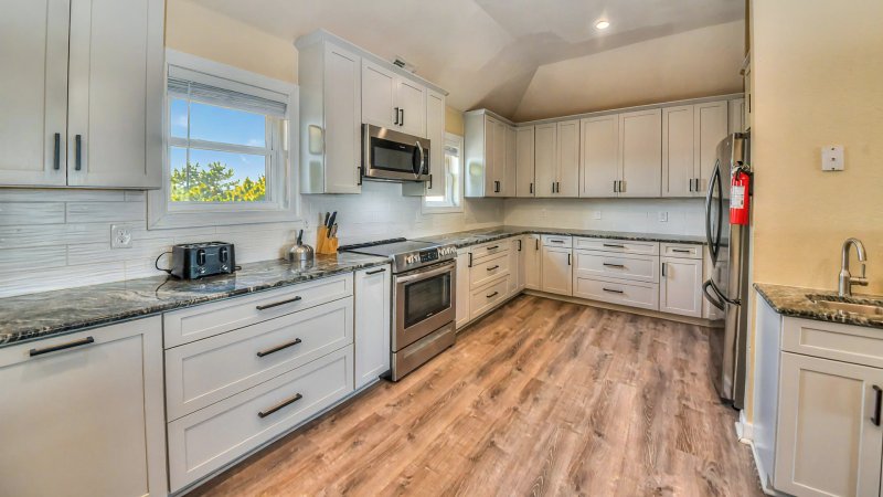 Majestic – Kitchen