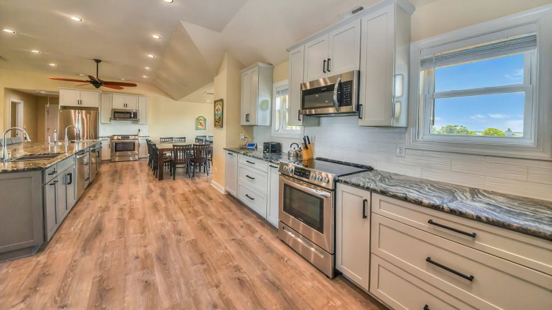 Majestic – Kitchen
