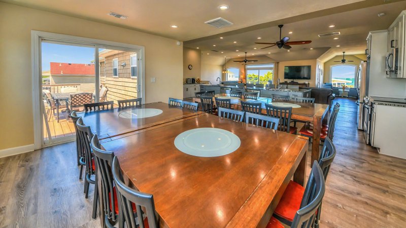 Majestic – Dining