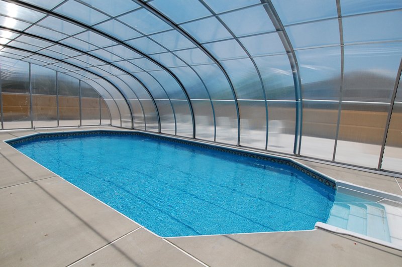 Majestic – Pool With Bubble Closed